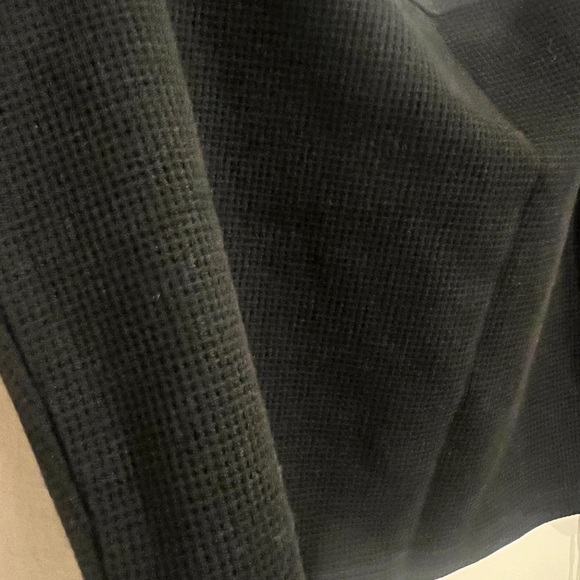 HALARA Black Women's Cropped Tank - Picture 3 of 5